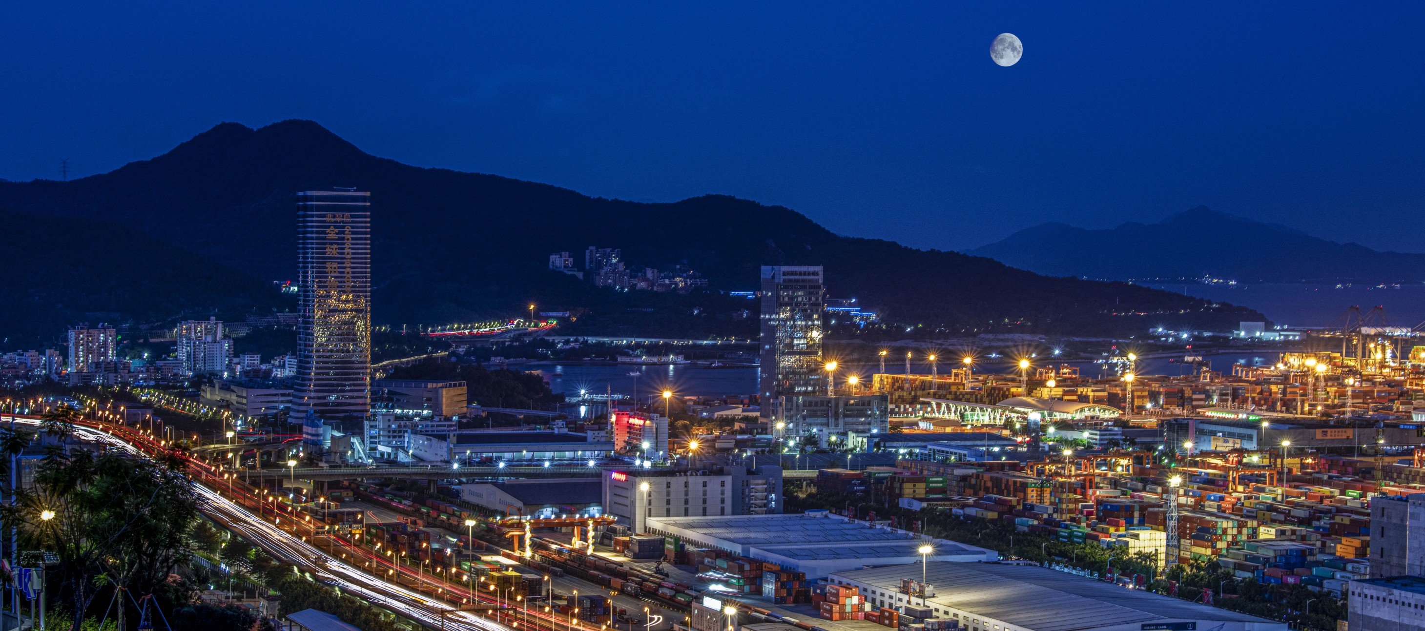  深圳盐田港集团-故事集策划设计